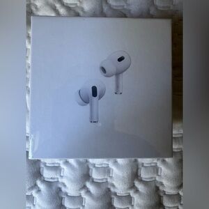 Apple AirPods Pro 2nd Gen with MagSafe Case